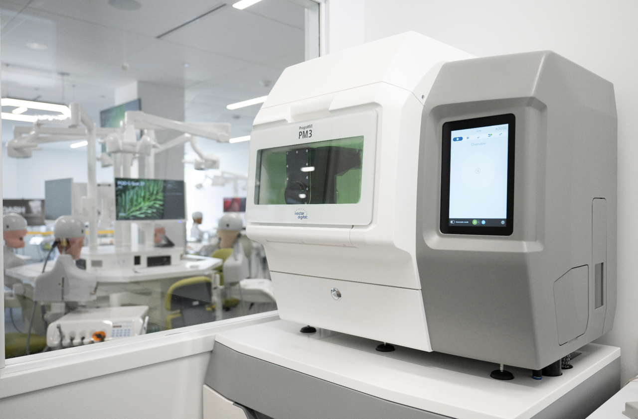 Dental milling machine